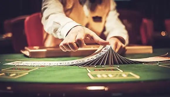 SuperTips Online Slots Game Provider များနှင့် မြန်မာကစားသမားများ ကစားနေသောမြင်ကွင်း